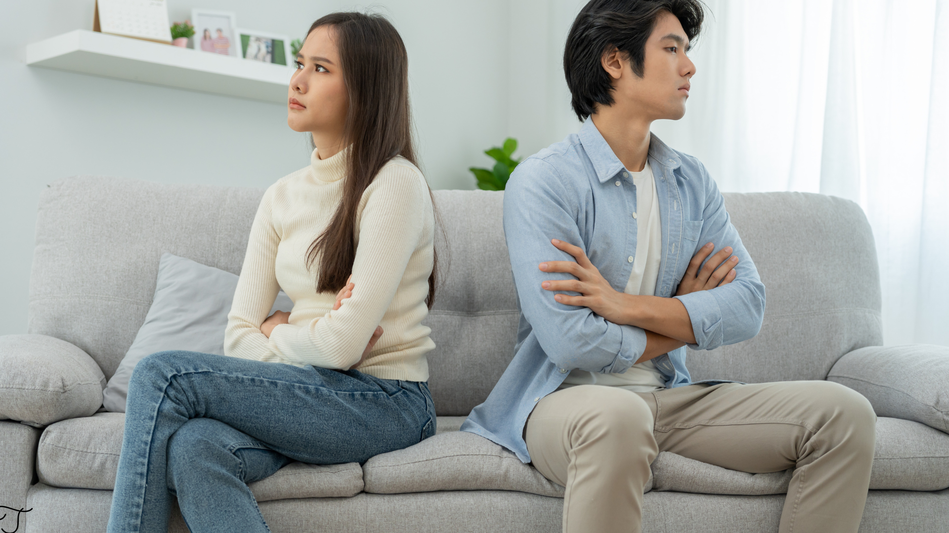 5 Signs That a Relationship is Coming to a Close by Dr. Natalie Candela of Awakened Hypnosis.